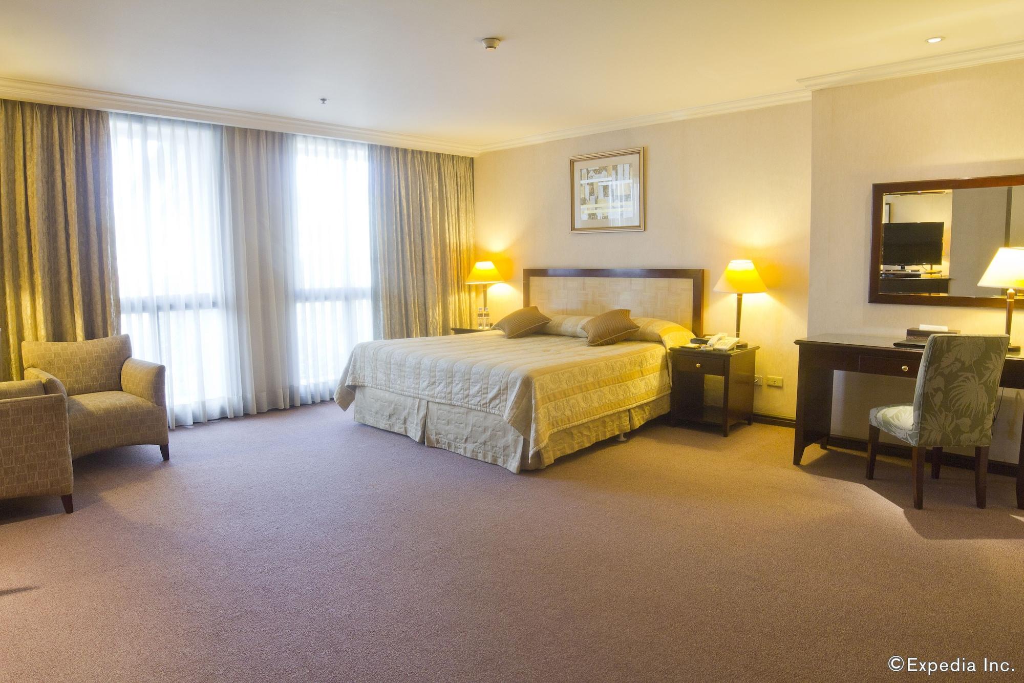 Herald Suites Solana Makati City Esterno foto