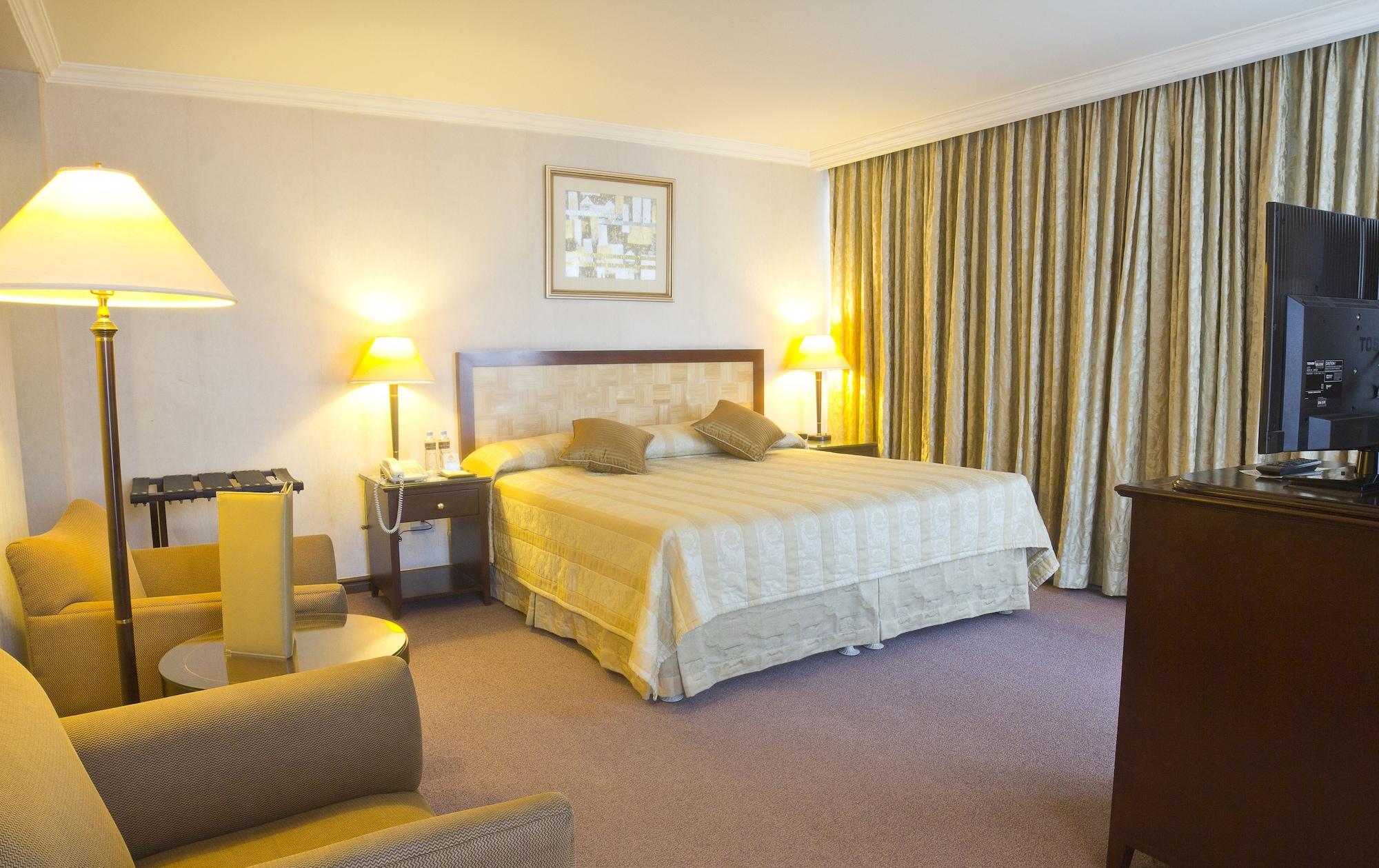 Herald Suites Solana Makati City Esterno foto