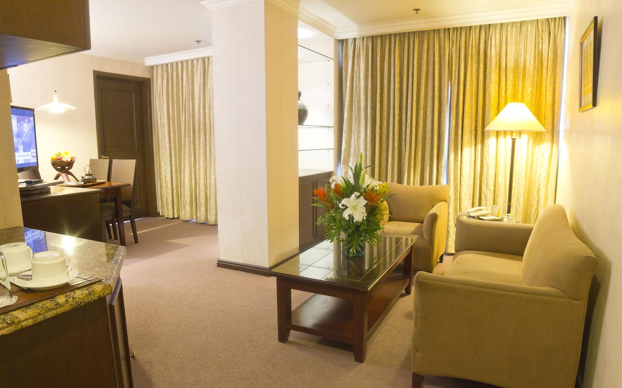 Herald Suites Solana Makati City Esterno foto