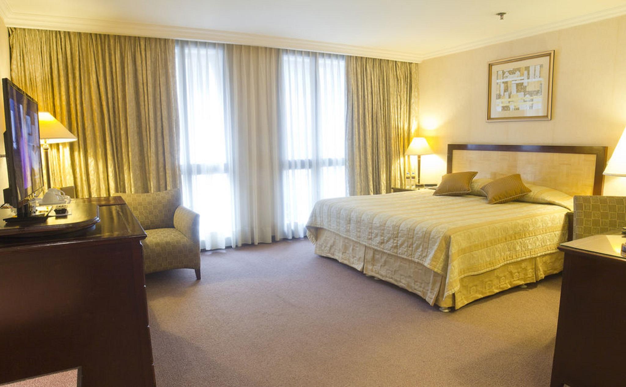 Herald Suites Solana Makati City Esterno foto
