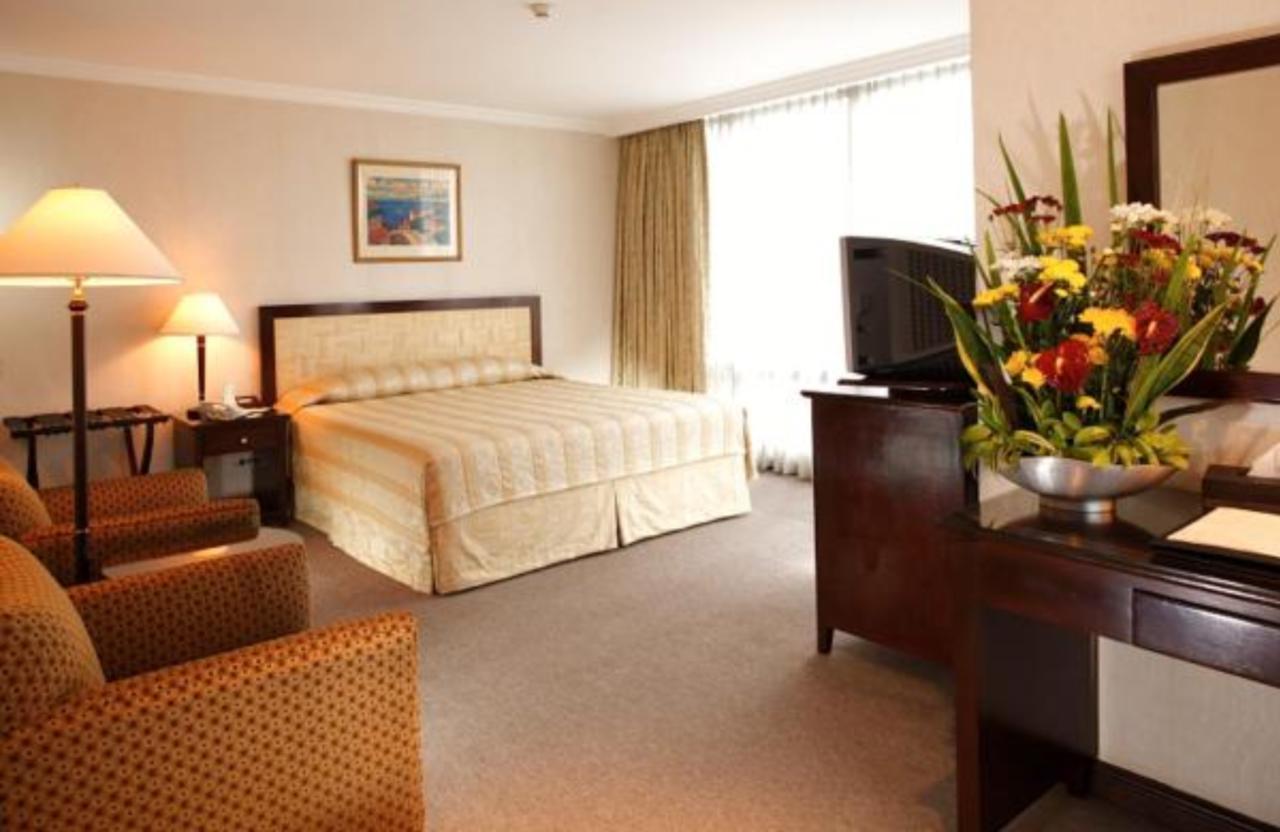 Herald Suites Solana Makati City Esterno foto