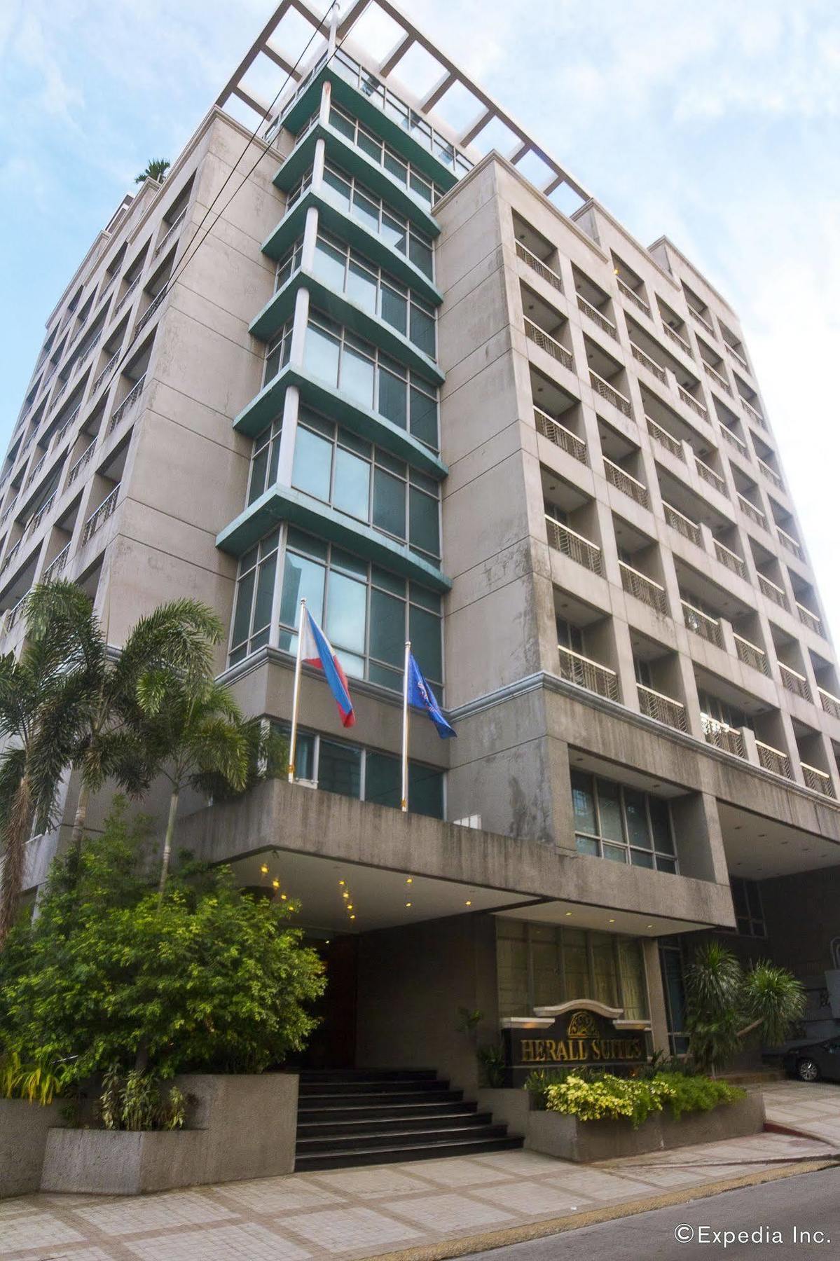Herald Suites Solana Makati City Esterno foto
